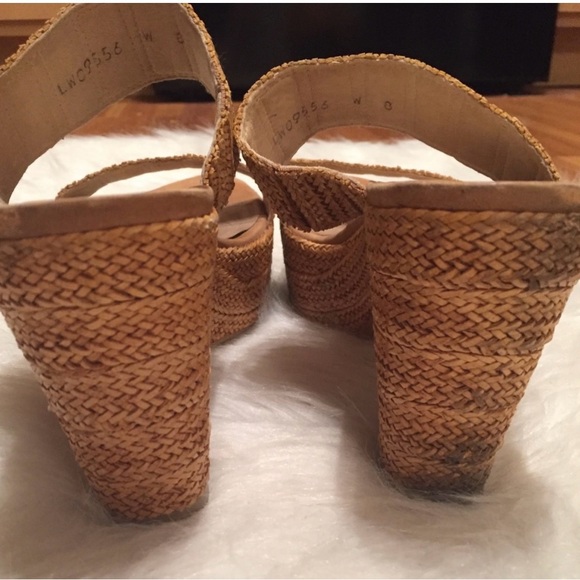 Stuart Weitzman size 8 platform sandals - Picture 3 of 4